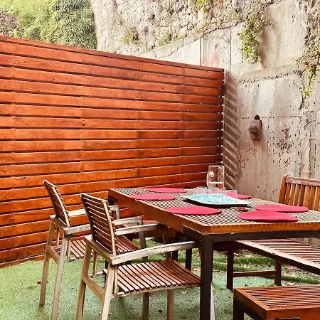 Beyoglu Hacimimi Gardens Icinde Oezel Bahceli