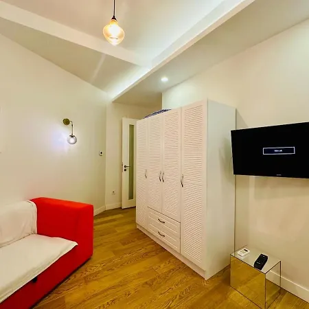 Beyoglu Hacimimi Gardens Icinde Oezel Bahceli Apartmán *