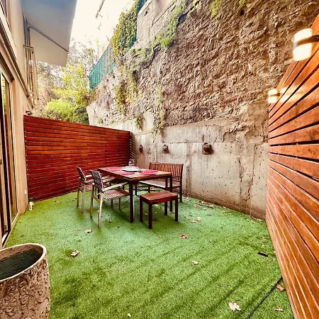 Beyoglu Hacimimi Gardens Icinde Oezel Bahceli