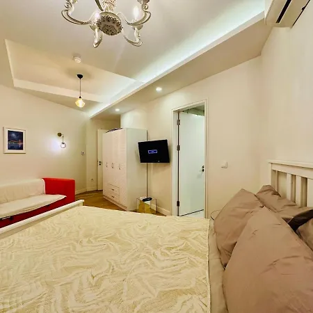 Beyoglu Hacimimi Gardens Icinde Oezel Bahceli *