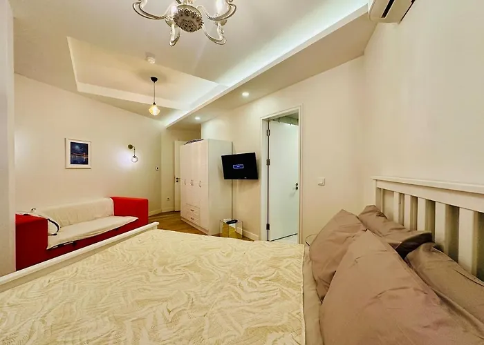 Beyoglu Hacimimi Gardens Icinde Oezel Bahceli *