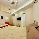 Beyoglu Hacimimi Gardens Icinde Oezel Bahceli *